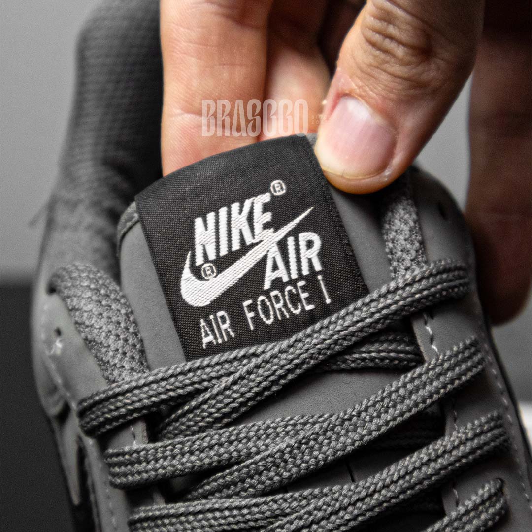 Tênis Air Force 1 - Chumbo/Branco