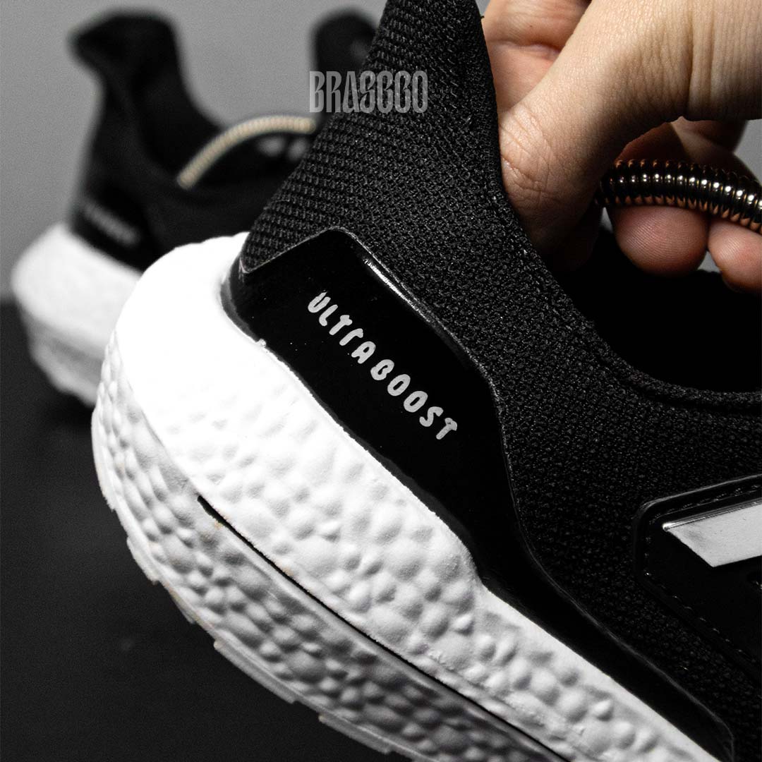 Tênis Ultraboost 21 - Preto/Branco