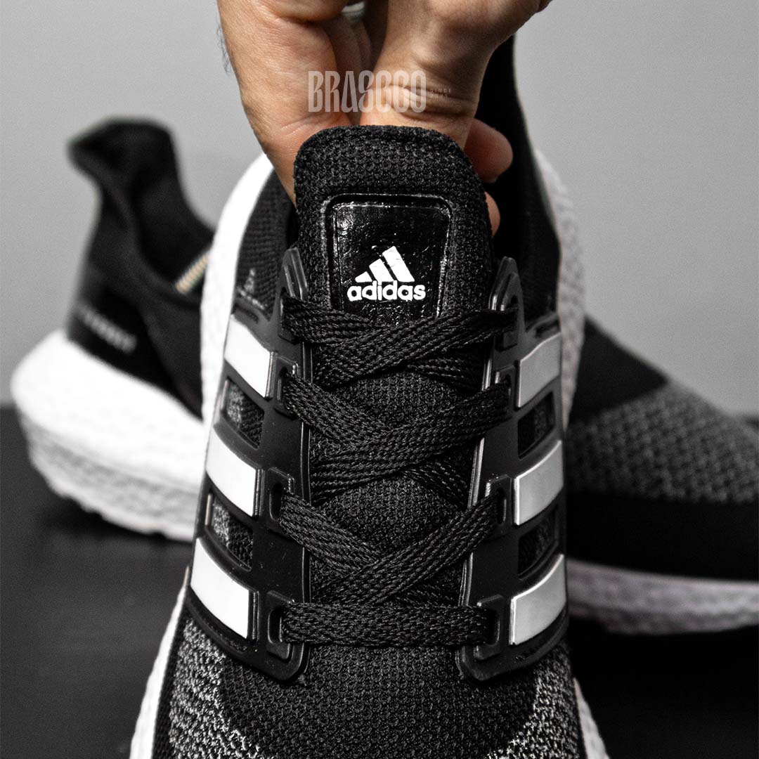 Tênis Ultraboost 21 - Preto/Branco