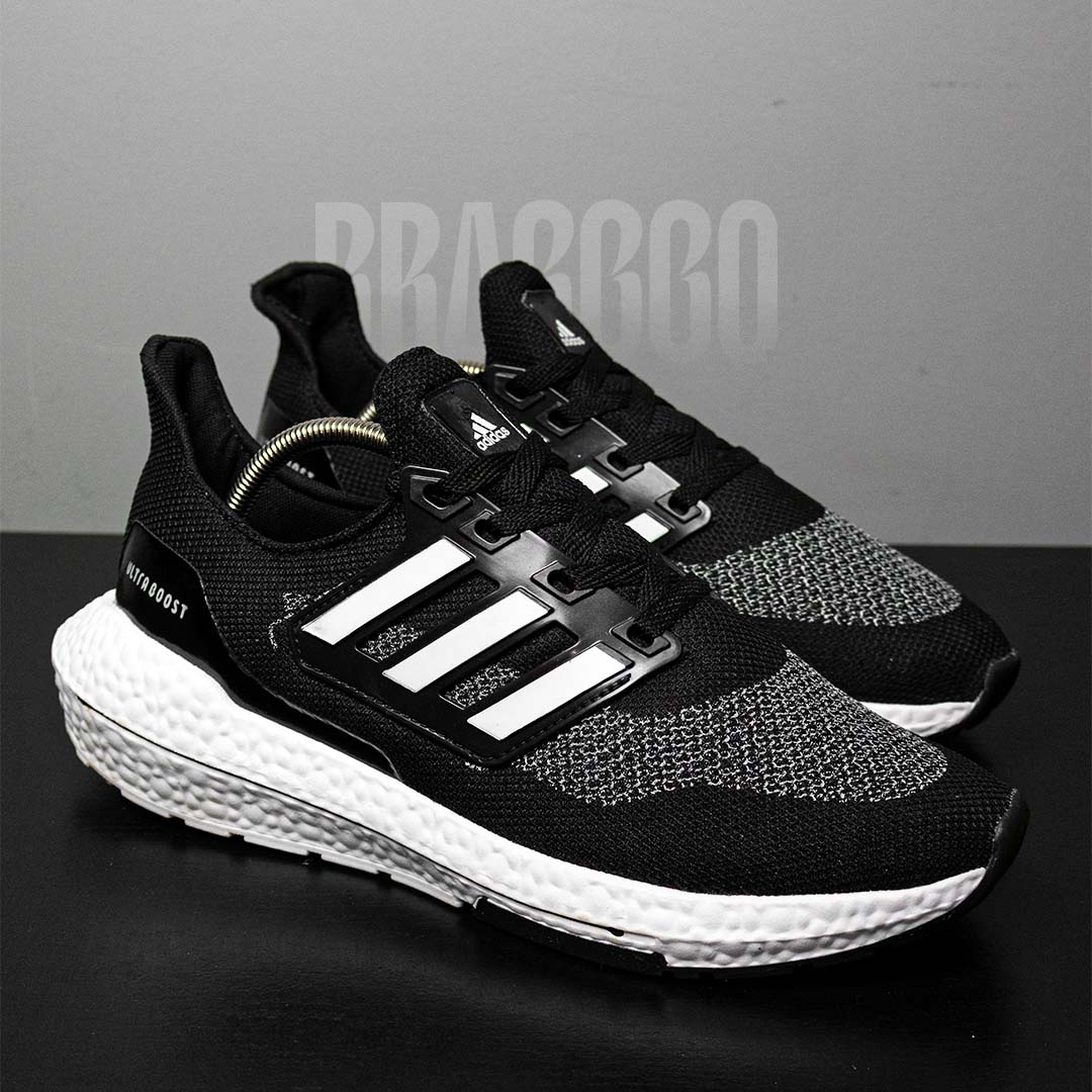 Tênis Ultraboost 21 - Preto/Branco