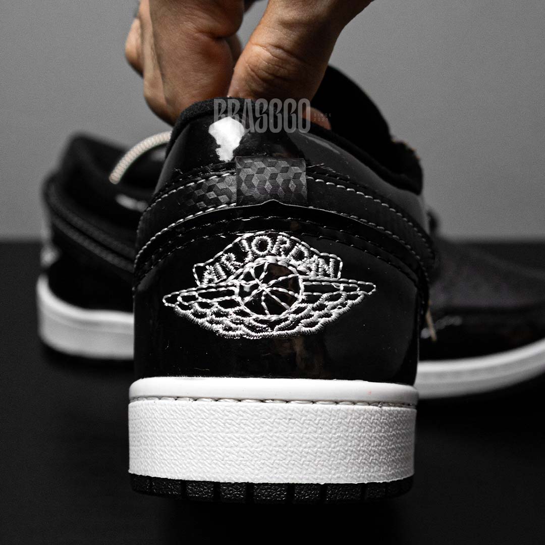 Tênis Air Jordan 1 Low - Branco/Preto Verniz