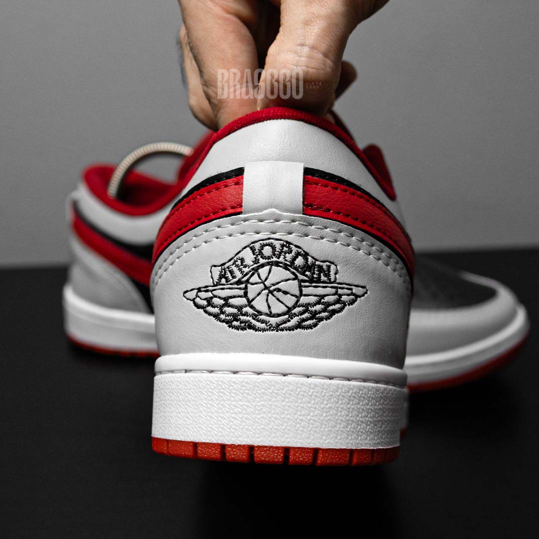 Tênis Air Jordan 1 Low - Preto/Cinza/Vermelho